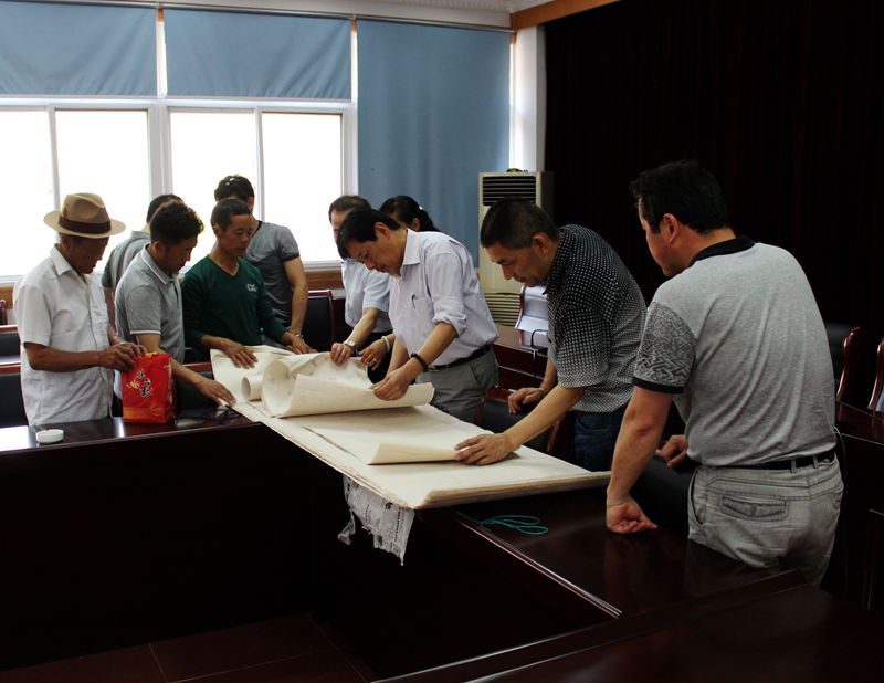 西藏尼木縣活動(dòng)辦來(lái)宣紙集團(tuán)開(kāi)展文化交流